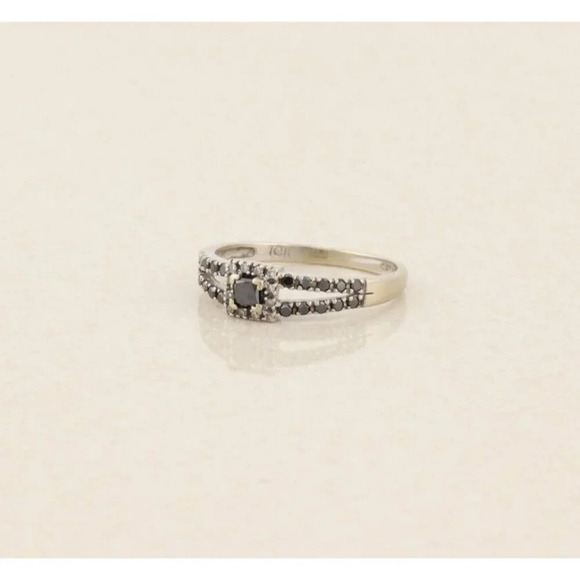 10k White Gold Black and White Diamond Ring 7 3/4 - Picture 7 of 7